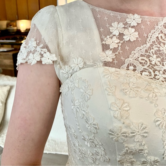 Galina Wedding Dress size 6 ivory cream lace overlay floral embroidered - Picture 5 of 10
